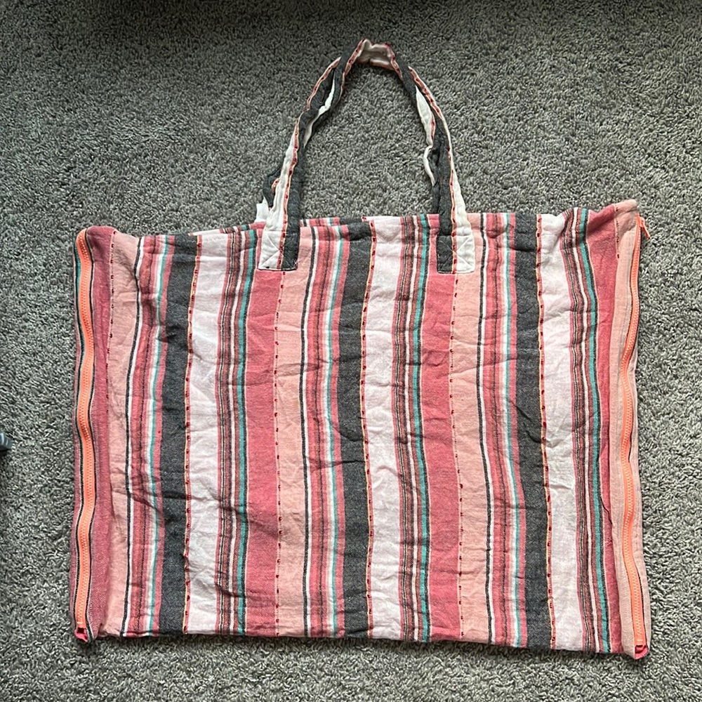 American Eagle Outfitters Convertible Beach Bag/Towel